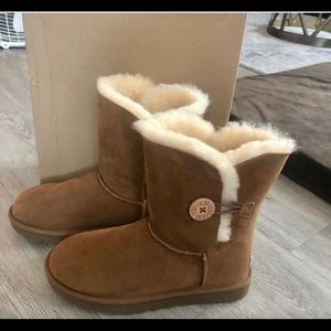UGG BAILEY BUTTON ll BOOTS